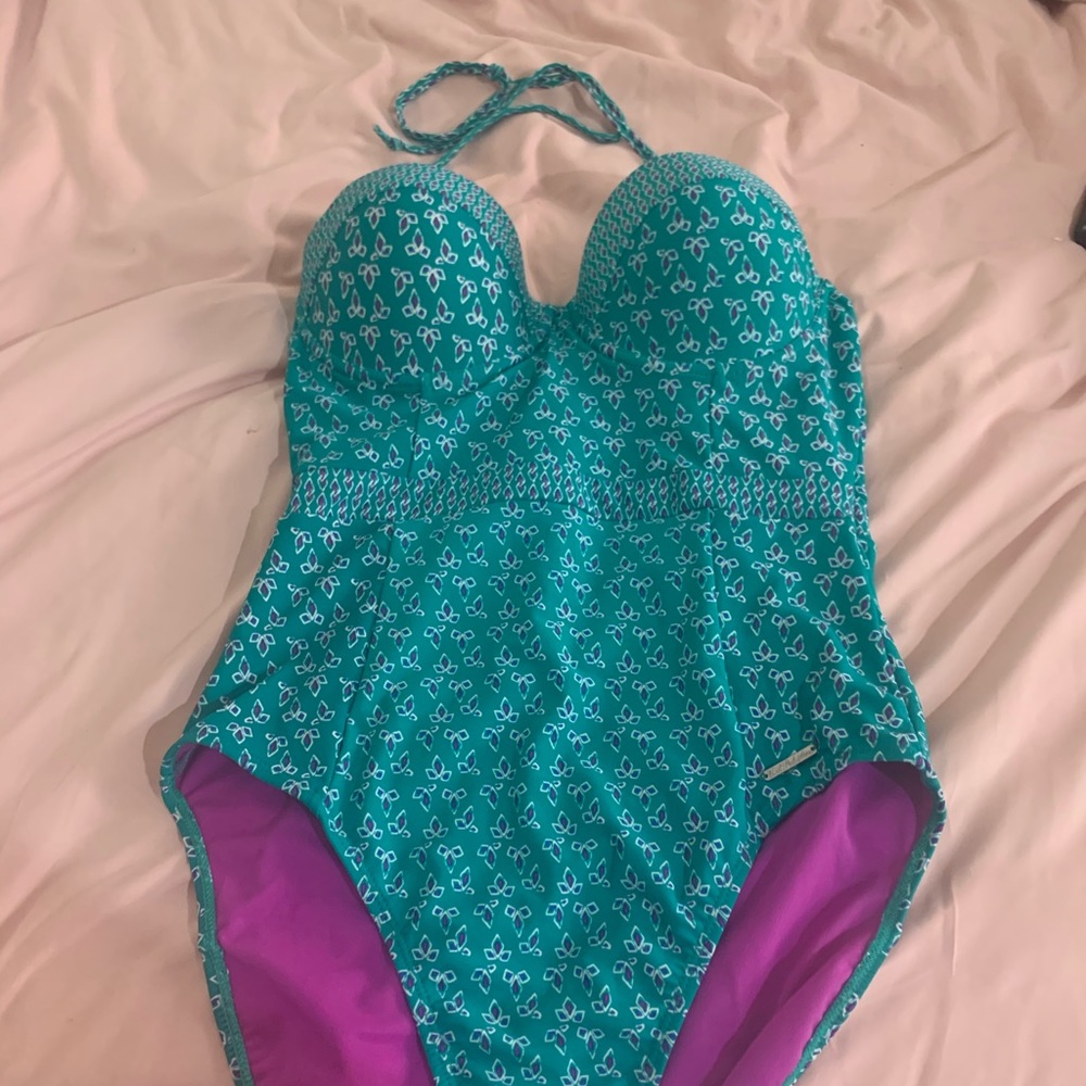 One piece swimsuit